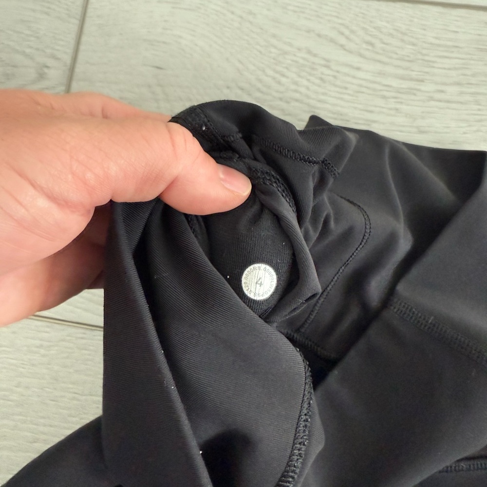 SOLD Lululemon Wunder Under High Rise 25” Black Legging - Picture 5 of 6